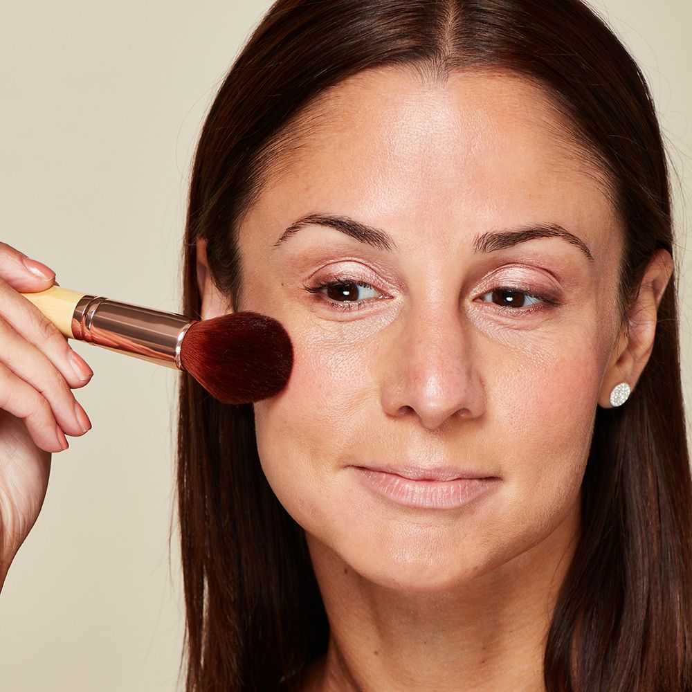 Glow On: Simple Makeup Tips for a Healthy, Natural Look